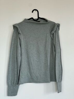 RW&CO. Light Gray Long-Sleeve Ruffle Shoulder Top